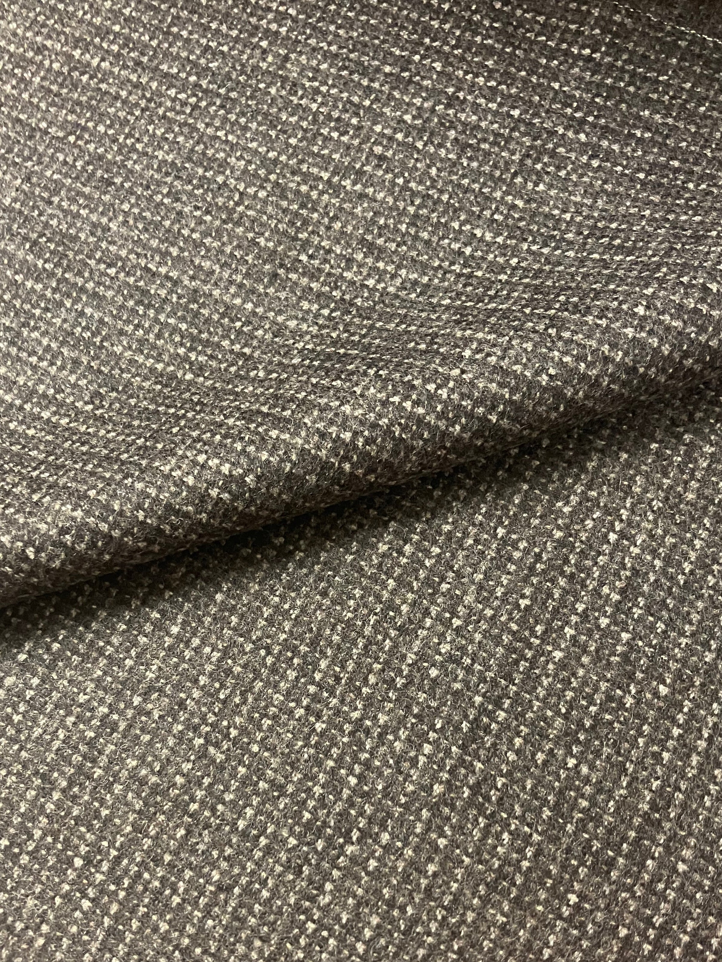 PF251 Pure Lambswool Nailhead - Mole Brown